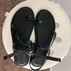 Ankle Strappy Toe Loop Sandals